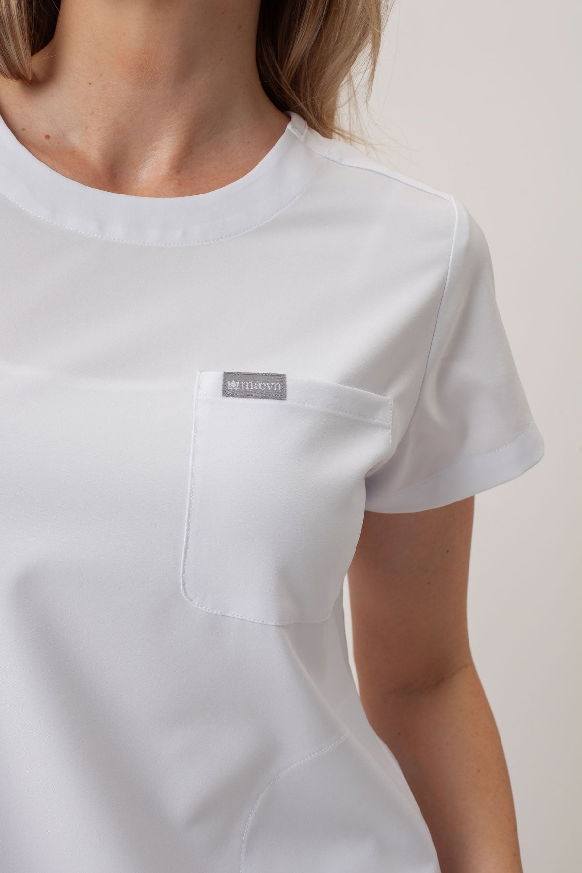 EQUIPO DE DAMA MOMENTUM ROUNDWIDE BLANCO