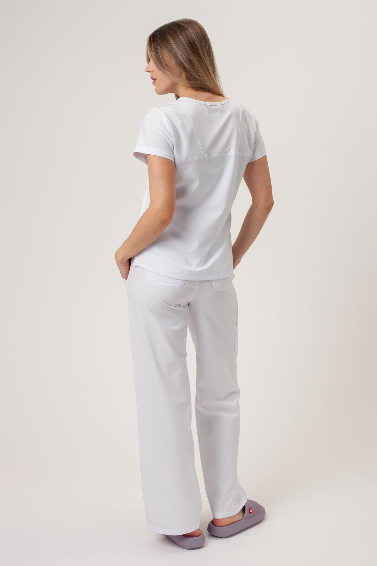 EQUIPO DE DAMA MOMENTUM ROUNDWIDE BLANCO